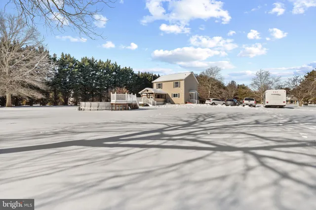 a view of houses with a outdoor space