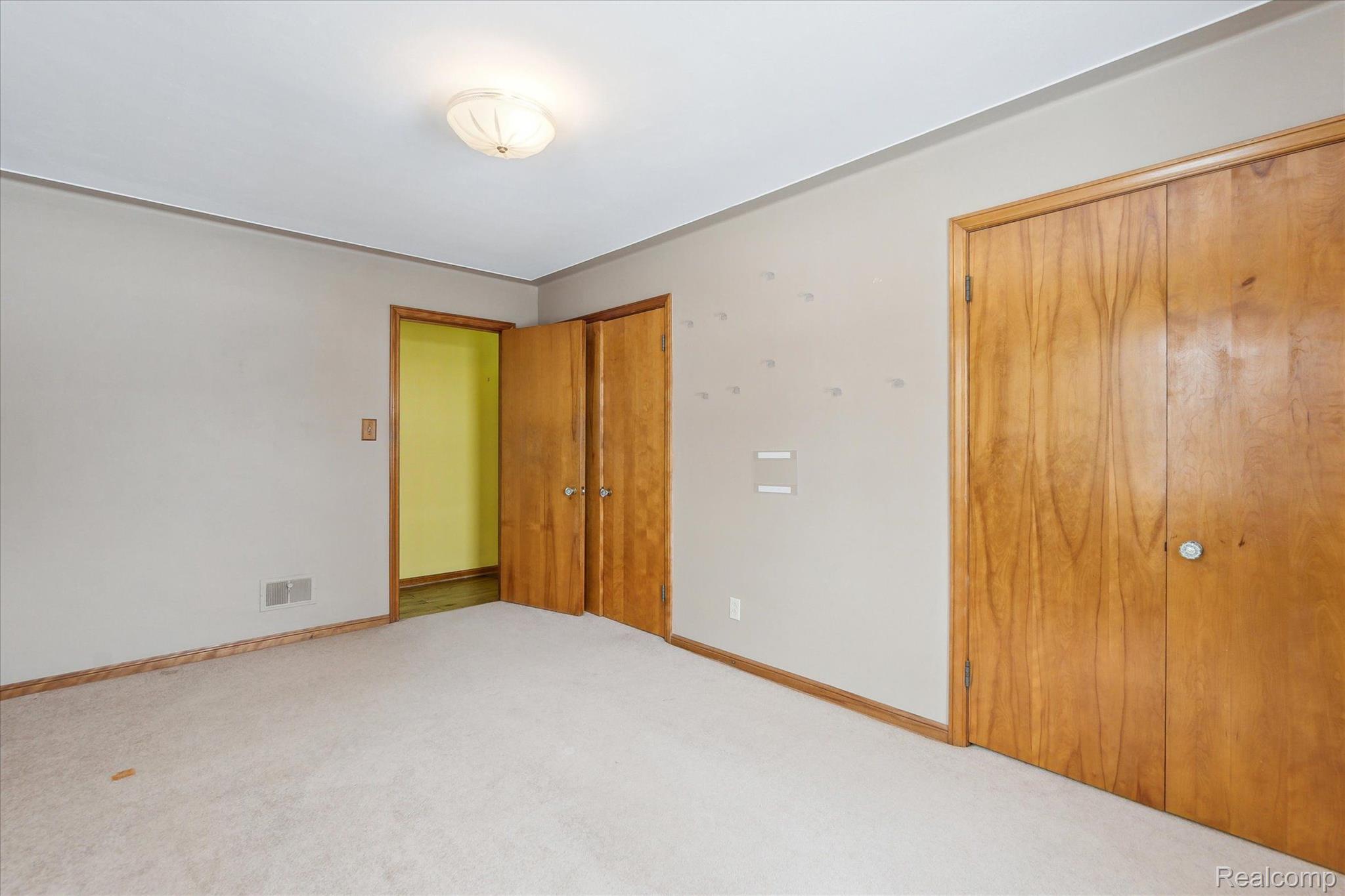 6421 Fenton Road Flint, MI 48507 - Photo 19 of 58