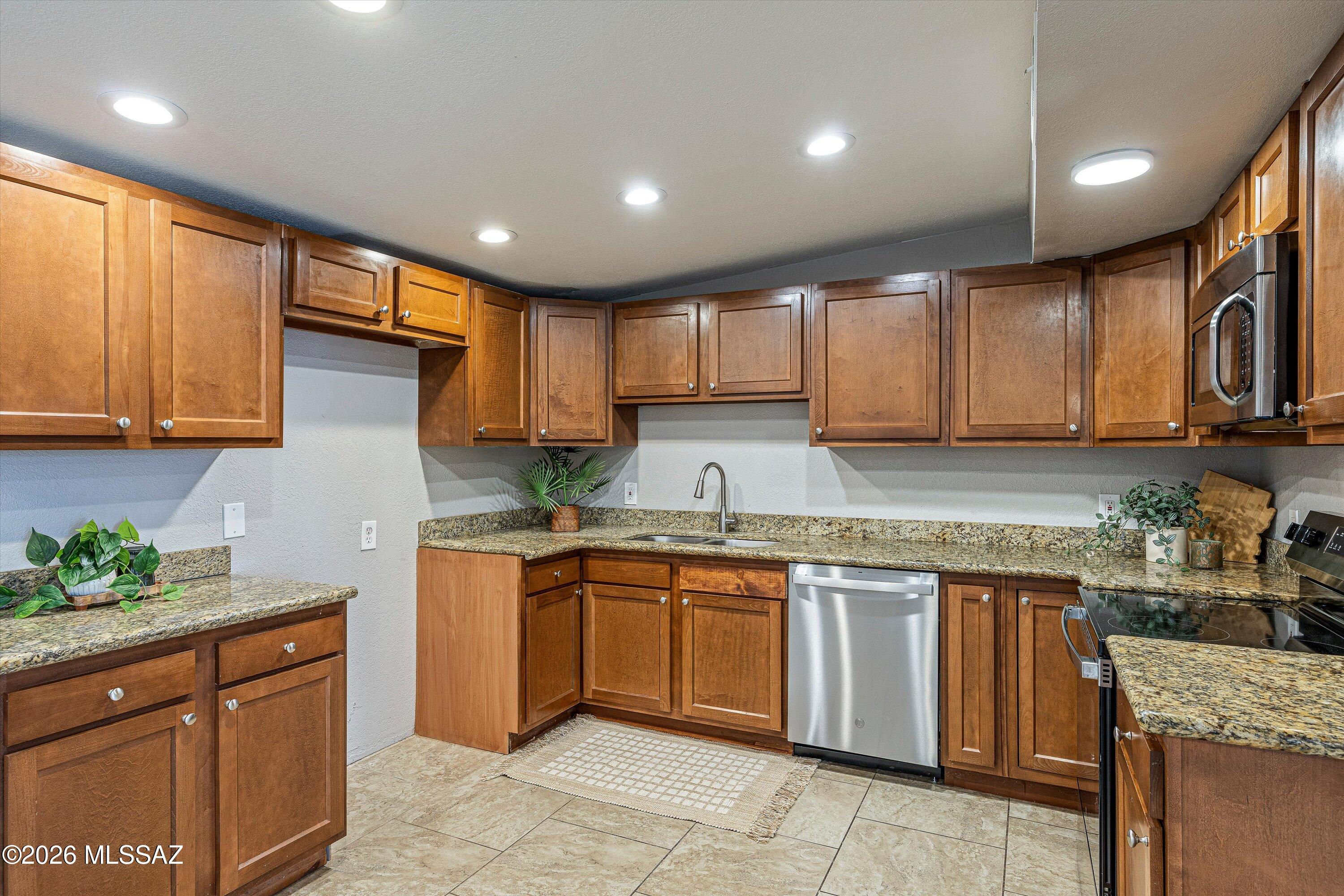 249 West Bilby Road Tucson, AZ 85706 - Photo 10 of 36