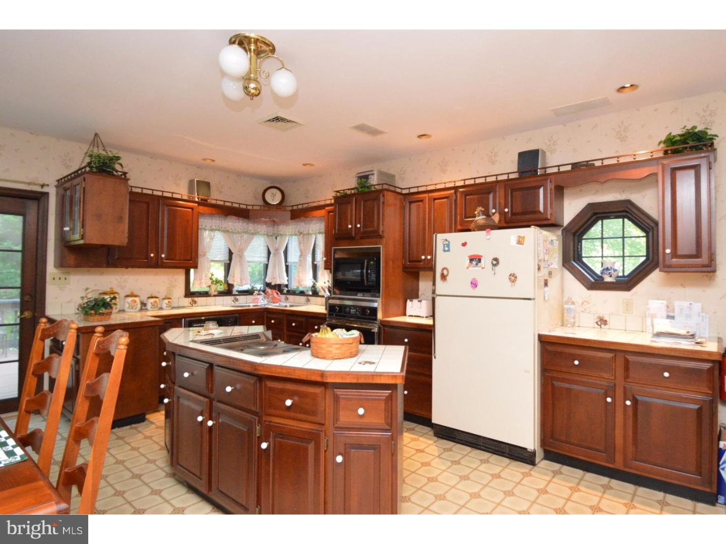 4766 Overlook Road Coplay, PA 18037 - Photo 11 of 17 Gallery Image 11
