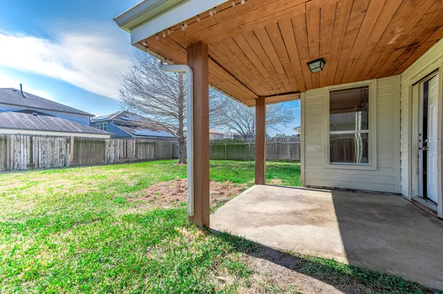 $249,900 | 410 Crosby Village Drive, Crosby, TX 77532