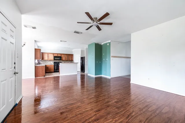 $249,900 | 410 Crosby Village Drive, Crosby, TX 77532