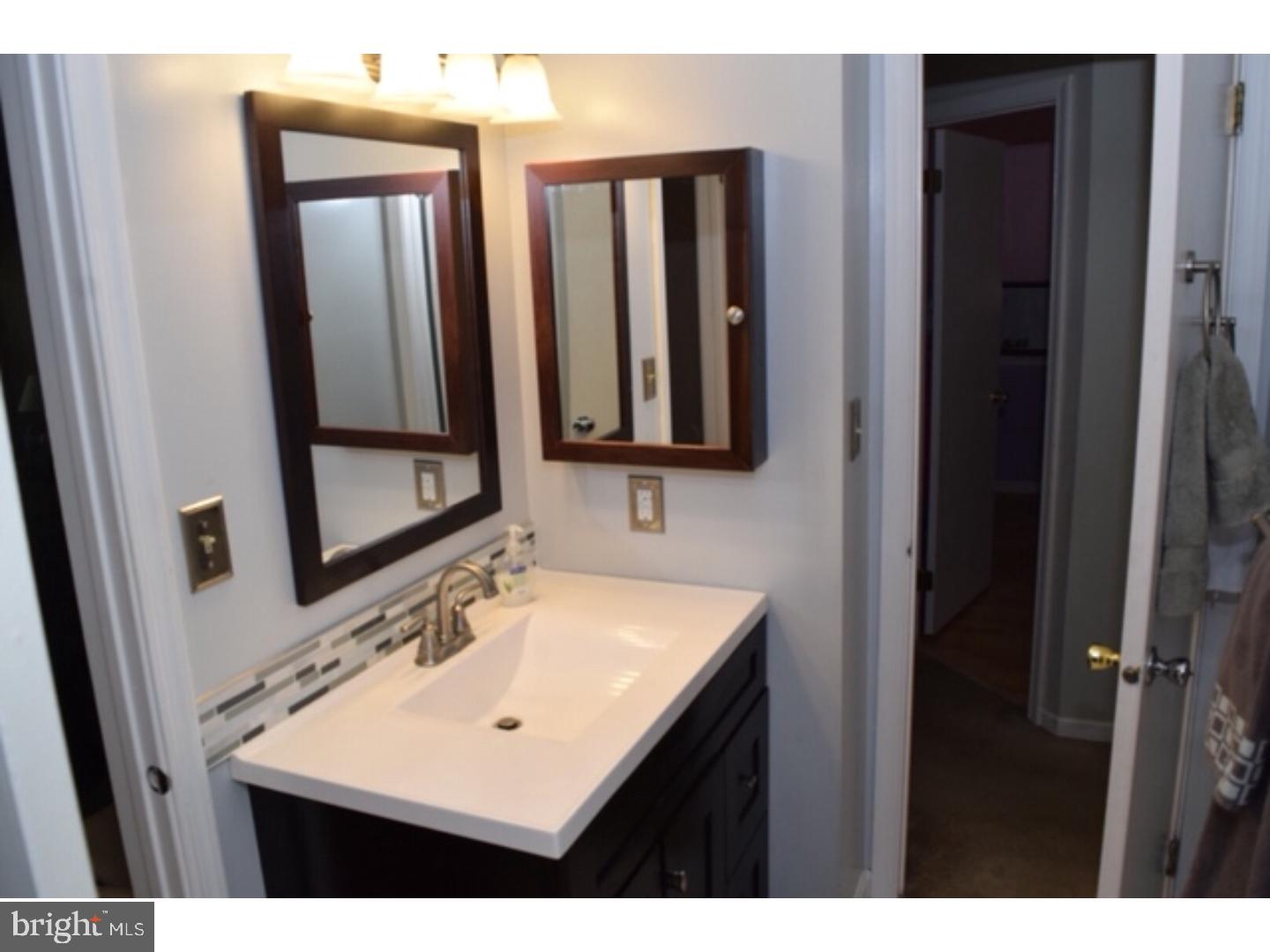 989 Rill Road Reading, PA 19606 - Photo 15 of 19 Bathroom