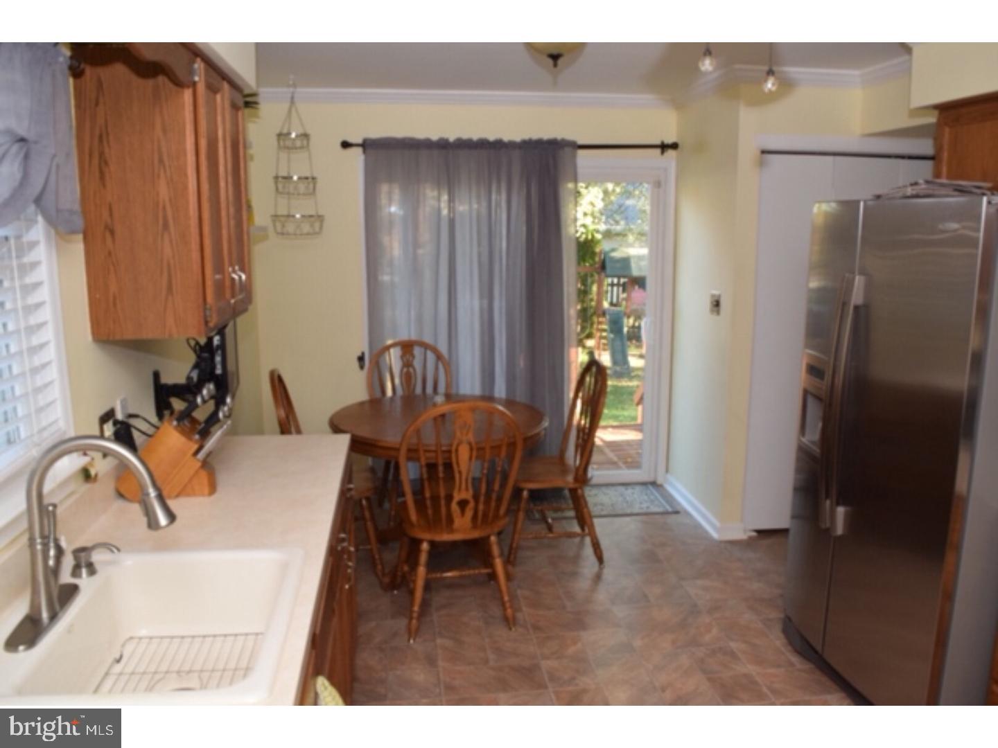 989 Rill Road Reading, PA 19606 - Photo 6 of 19 Kitchen