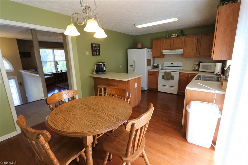 615 Stephany Circle Rural Hall, NC 27045 - Photo 7 of 24 Gallery Image 7