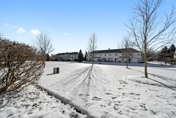 $400,000 | 1265 Tamarack Drive, Bartlett, IL 60103