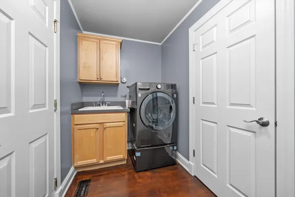 $400,000 | 1265 Tamarack Drive, Bartlett, IL 60103