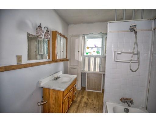 418 Page Boulevard Springfield, MA 01104 - Photo 16 of 35