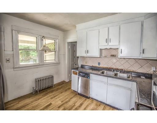 418 Page Boulevard Springfield, MA 01104 - Photo 5 of 35
