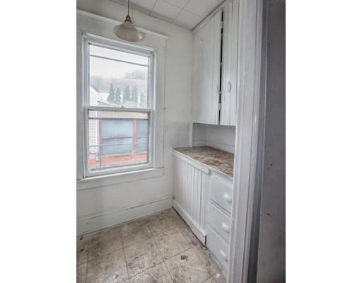 418 Page Boulevard Springfield, MA 01104 - Photo 6 of 35