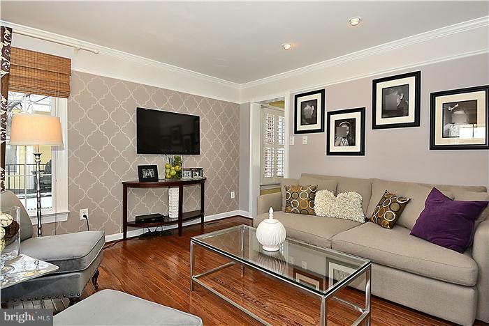 140 Little Quarry Road Gaithersburg, MD 20878 - Photo 4 of 30 Living Room