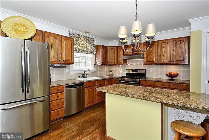 140 Little Quarry Road Gaithersburg, MD 20878 - Photo 7 of 30 Kitchen