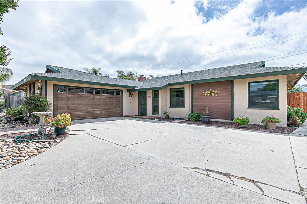 518 Poppy Lane Santa Maria, CA 93455 - Photo 1 of 1 front view of house with a yard