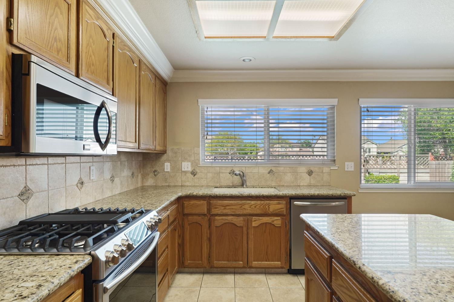 1813 Mark Mead Lane Modesto, CA 95356 - Photo 13 of 36