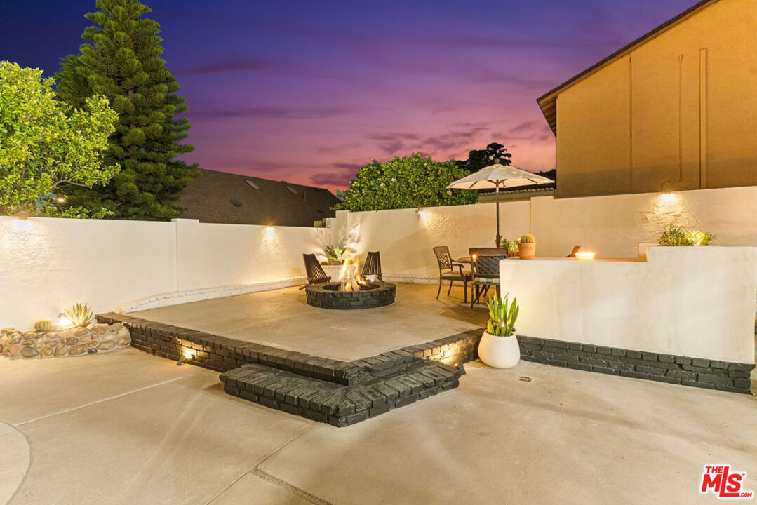 2313 Rynerson Court Simi Valley, CA 93065 - Photo 38 of 45 a view of outdoor space and living room