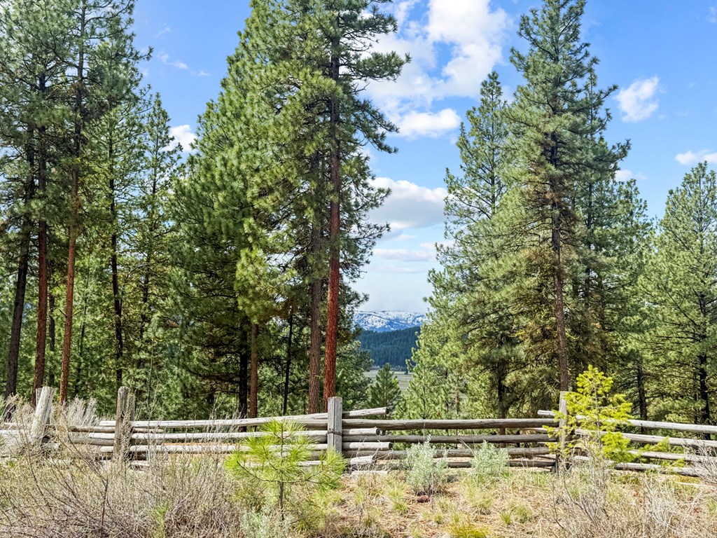 14 San Ignacio Way, Unit 13 Cascade, ID 83611 - Photo 10 of 20 Valley County Recreation at Your Doorstep