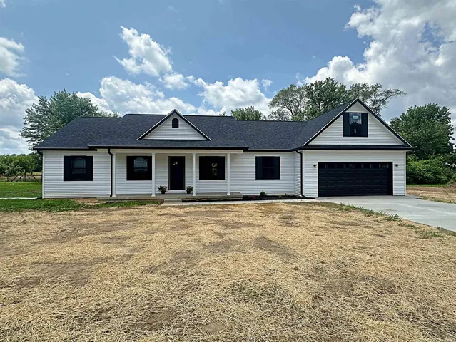 $290,000 | 1405 Rosewood Drive, Washington, IN 47501