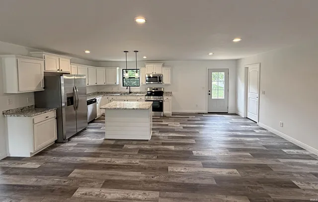 $290,000 | 1405 Rosewood Drive, Washington, IN 47501