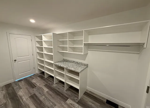 $290,000 | 1405 Rosewood Drive, Washington, IN 47501