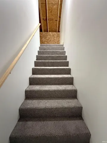 $290,000 | 1405 Rosewood Drive, Washington, IN 47501