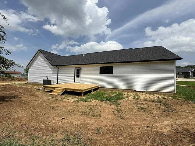 $290,000 | 1405 Rosewood Drive, Washington, IN 47501