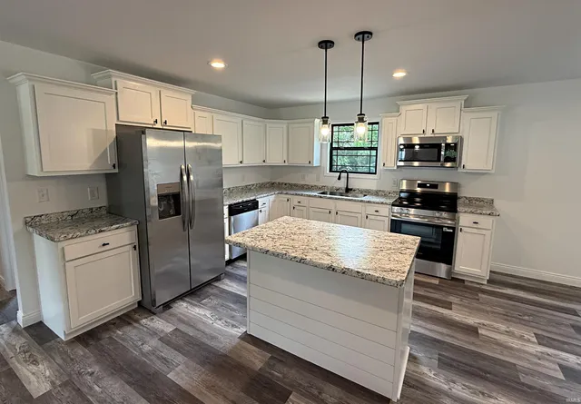 $290,000 | 1405 Rosewood Drive, Washington, IN 47501