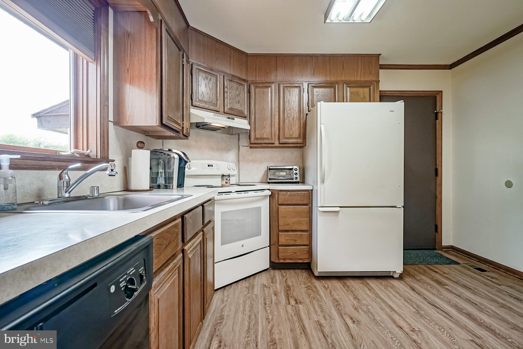 91 Rutgers Road Pennsville, NJ 08070 - Photo 12 of 41 Kitchen door goes to detached garage