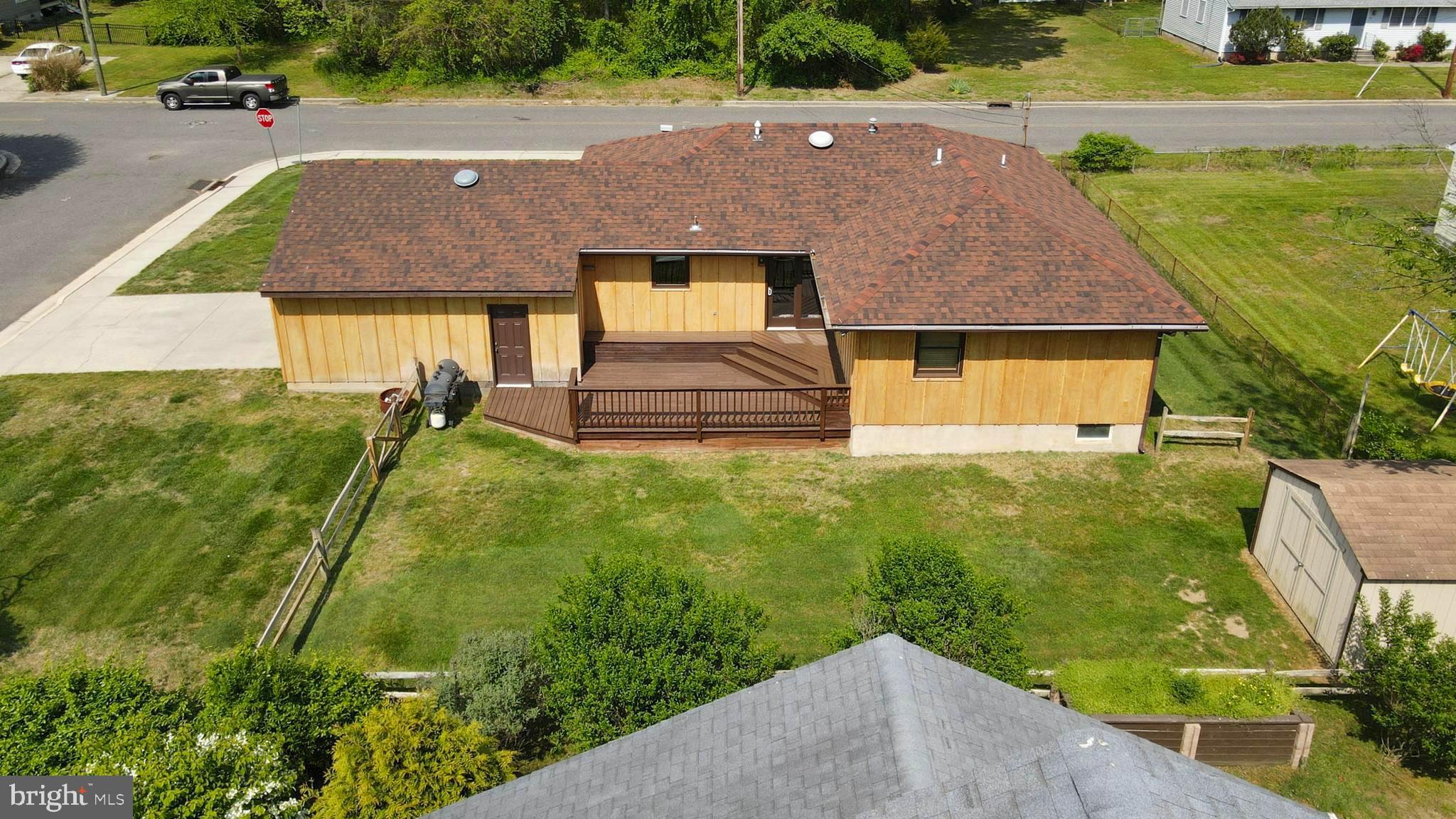 91 Rutgers Road Pennsville, NJ 08070 - Photo 4 of 41 Awesome back deck!