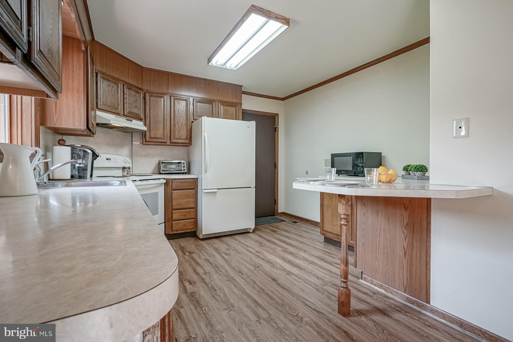 91 Rutgers Road Pennsville, NJ 08070 - Photo 6 of 41 Kitchen with breakfast bar