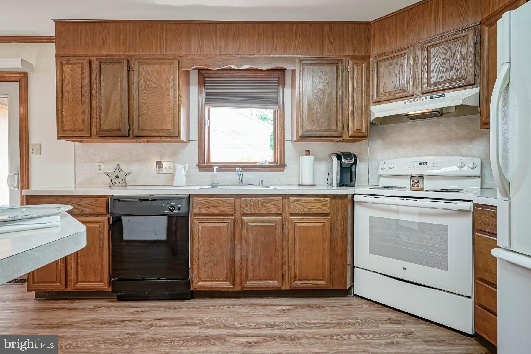 91 Rutgers Road Pennsville, NJ 08070 - Photo 9 of 41 All appliances stay