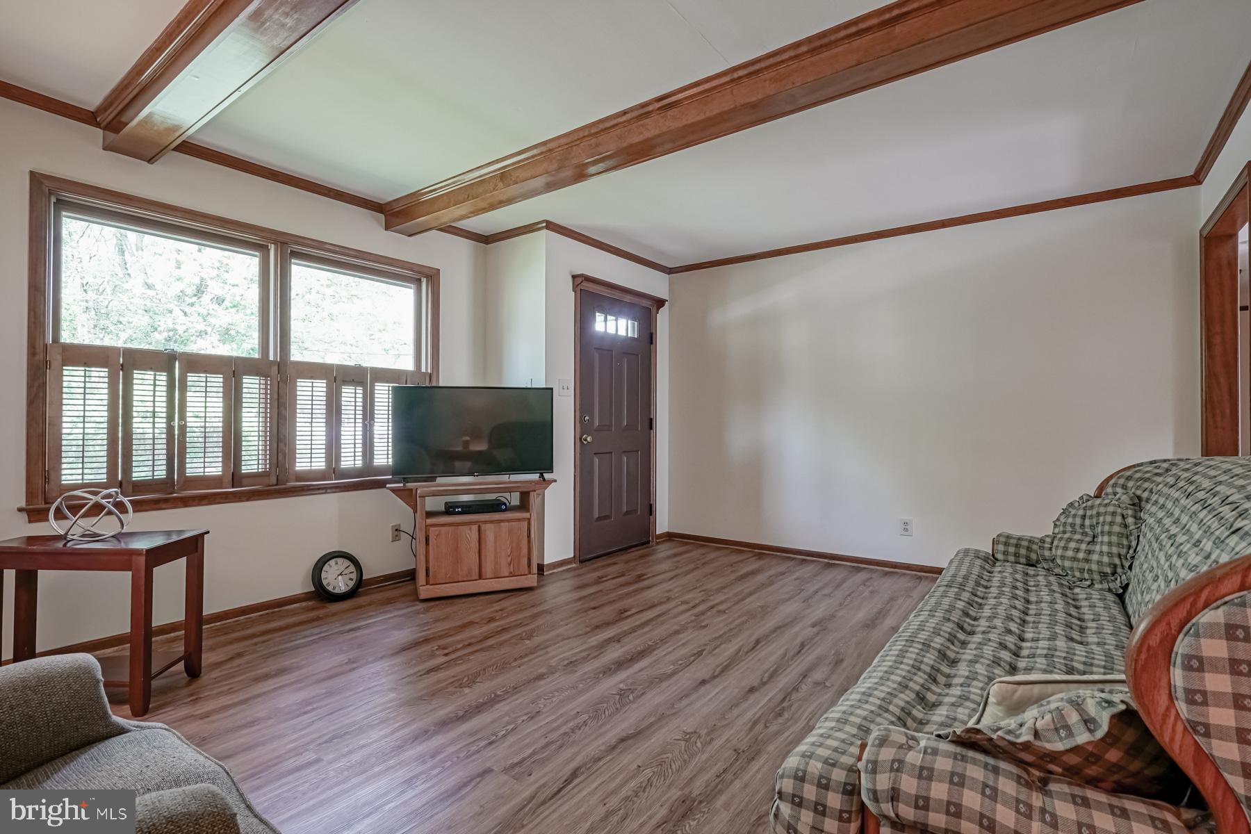 91 Rutgers Road Pennsville, NJ 08070 - Photo 10 of 41 Spacious & unique vibe