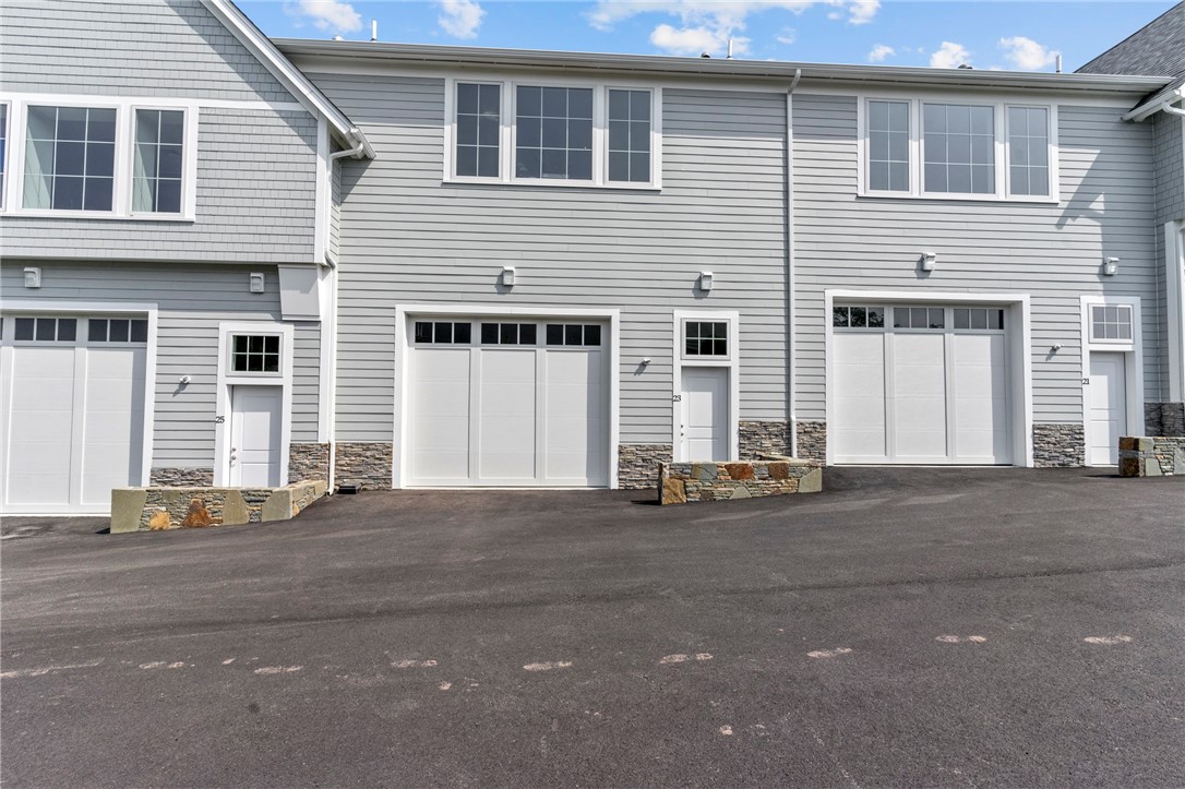 55 John Clarke Road, Unit 23 Middletown, RI 02842 - Photo 2 of 27 Gallery Image 2
