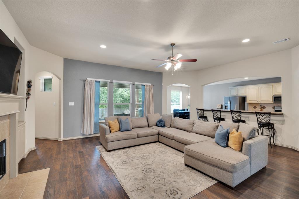 5009 Prosperity Row Midlothian, TX 76065 - Photo 5 of 34