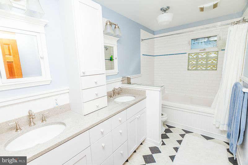 403 Cedar Hill Road Colonial Beach, VA 22443 - Photo 13 of 30 Bath