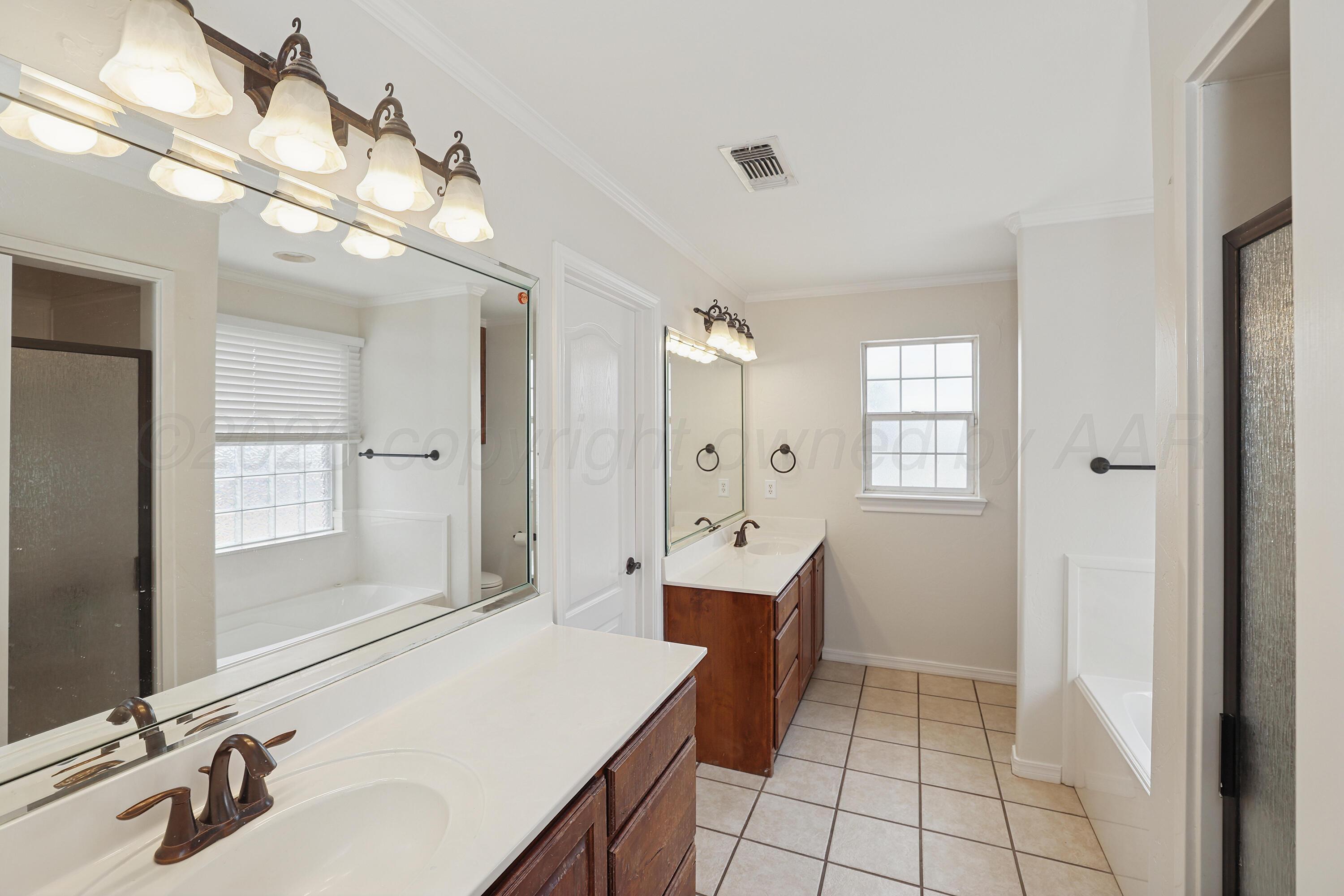 8031 Raburn Lane Canyon, TX 79015 - Photo 14 of 29 13-Primary Bath