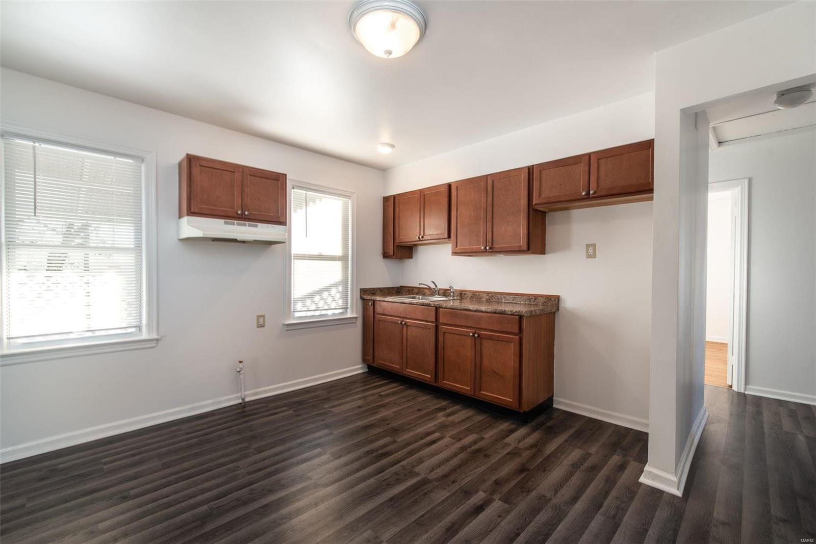 3152 Ashby Road St. Ann, MO 63074 - Photo 6 of 12 Gallery Image 6