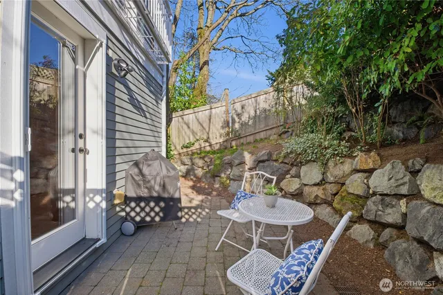 $949,000 | 3020 14th Avenue West, Unit B, Seattle, WA 98119