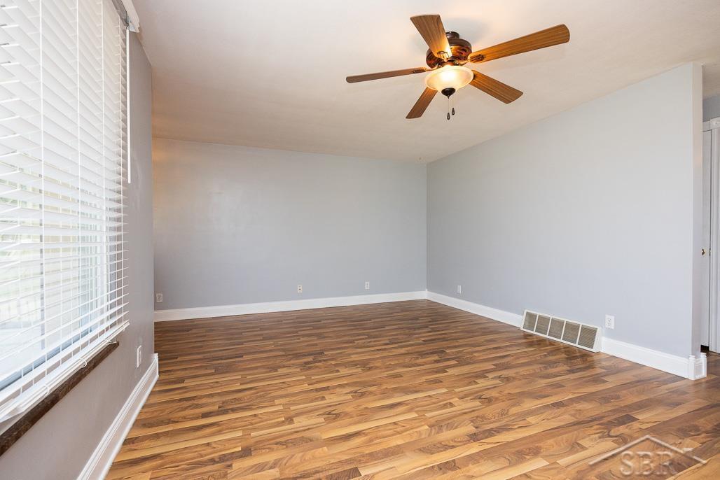 4945 Cherokee Road Saginaw, MI 48604 - Photo 3 of 26 50072361-2.JPG