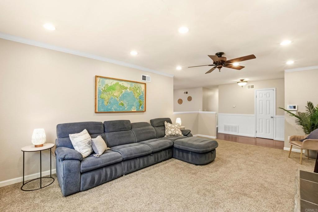 10029 Via Leslie Santee, CA 92071 - Photo 5 of 38