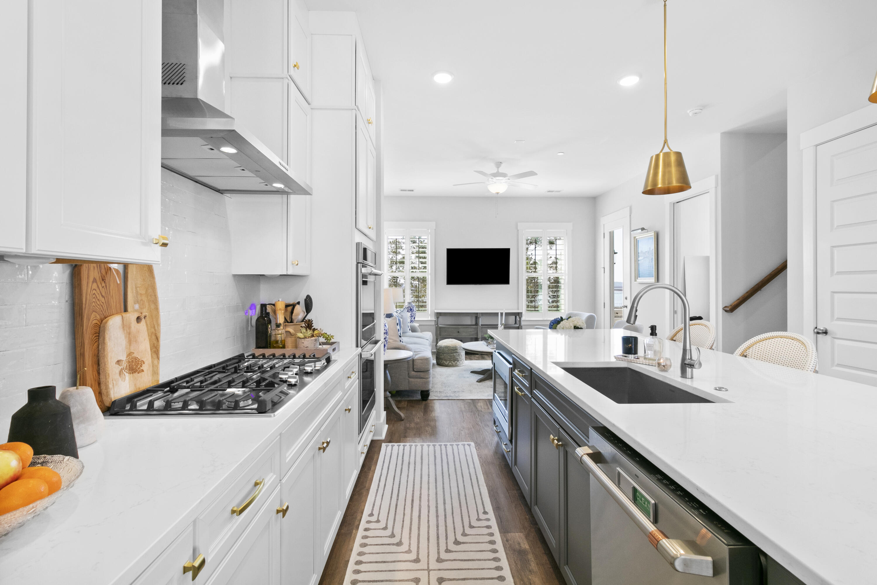 1109 Studdingsail Lane Charleston, SC 29412 - Photo 12 of 50 Kitchen