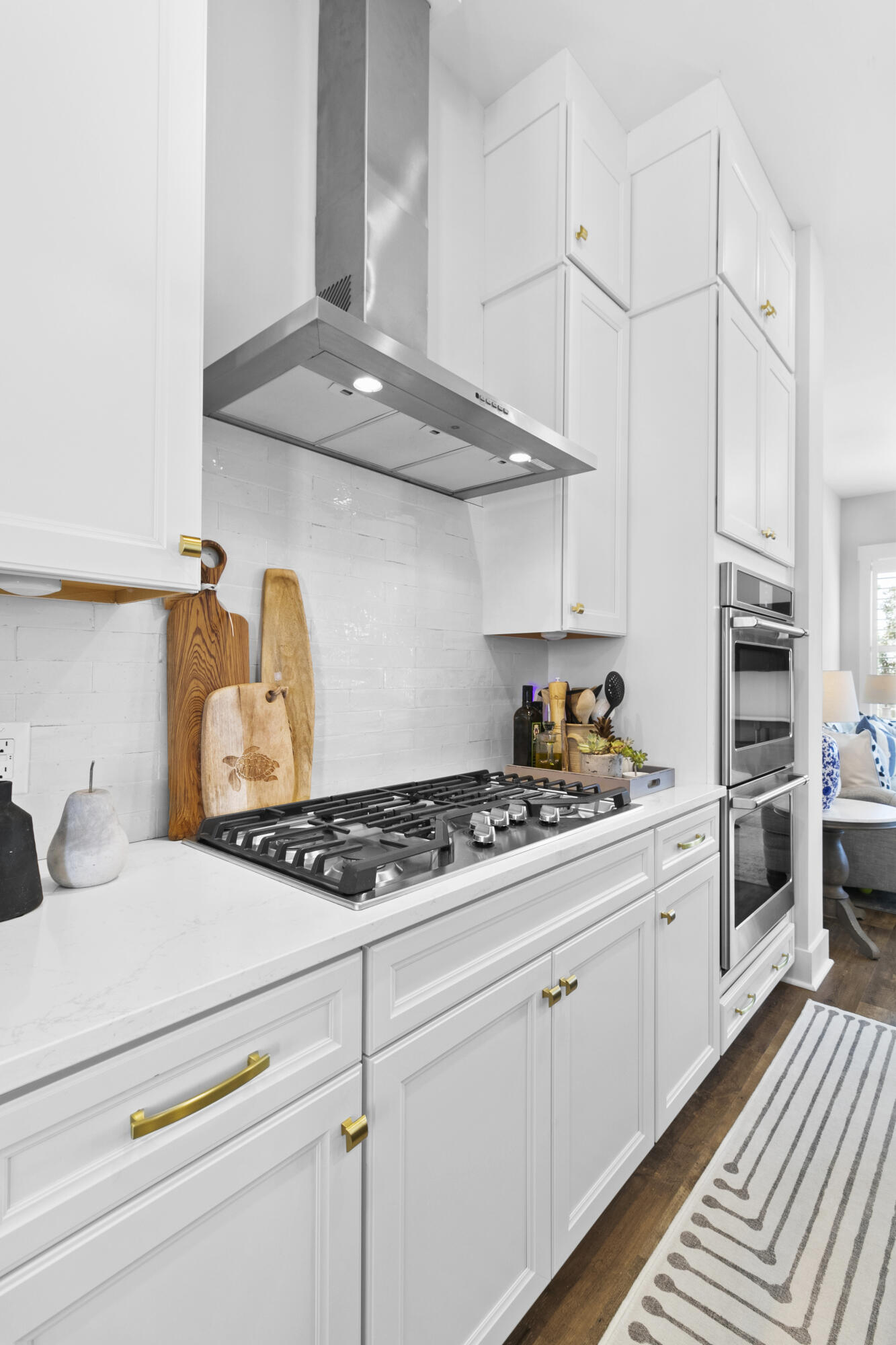 1109 Studdingsail Lane Charleston, SC 29412 - Photo 13 of 50 Gas Range