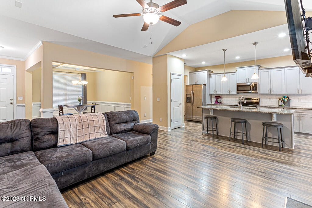 480 Star Ridge Road Carthage, NC 28327 - Photo 5 of 35 Living Room