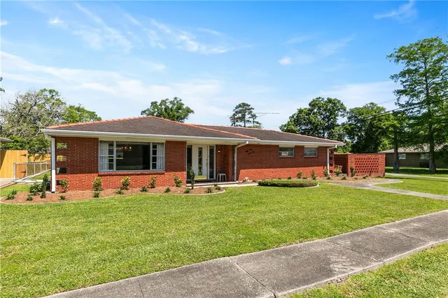 $227,500 | 5942 Warwick Court, New Orleans, LA 70131