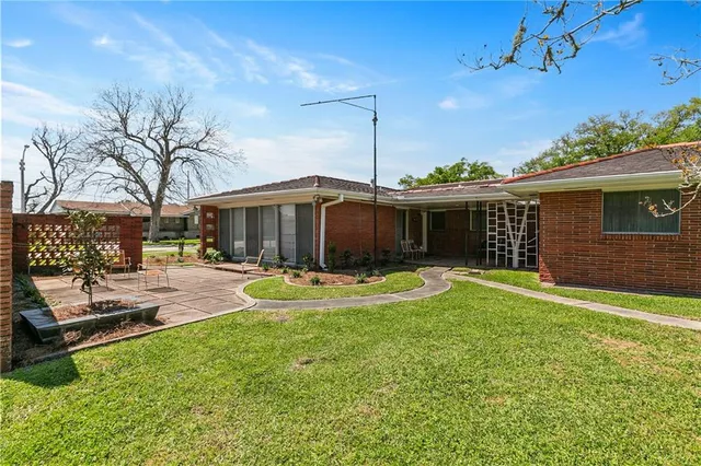 $227,500 | 5942 Warwick Court, New Orleans, LA 70131