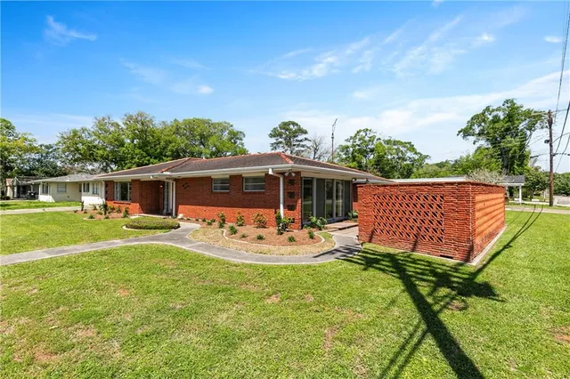 $227,500 | 5942 Warwick Court, New Orleans, LA 70131