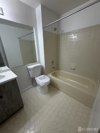 $2,850 | 32 Columbus Drive, Franklin Park, NJ 08823