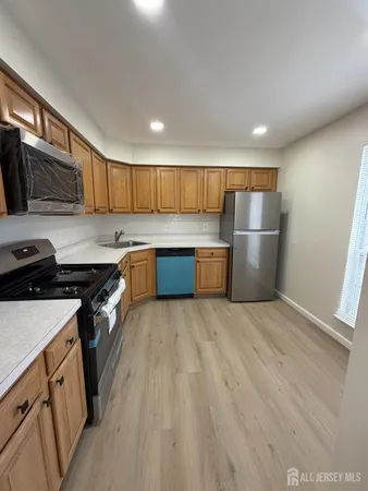 $2,850 | 32 Columbus Drive, Franklin Park, NJ 08823