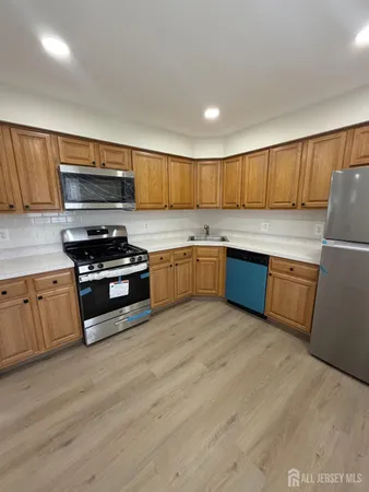 $2,850 | 32 Columbus Drive, Franklin Park, NJ 08823