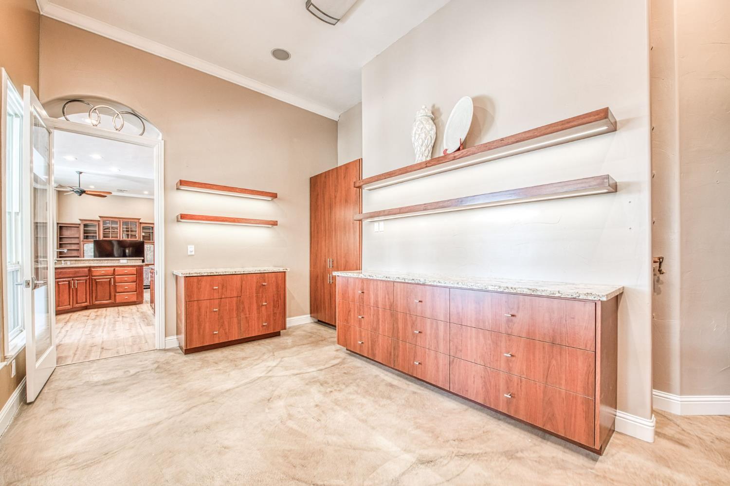 12629 Bronco Road Madera, CA 93636 - Photo 49 of 94 a view of a hallway with closet