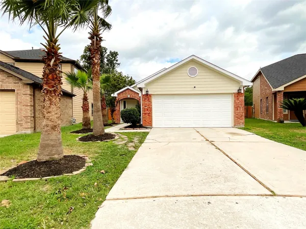 $1,900 | 11927 Mule Springs Drive, Houston, TX 77034